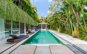 Lavish 5 Bed, Sleeps 10, Butler, Daily Breakfast